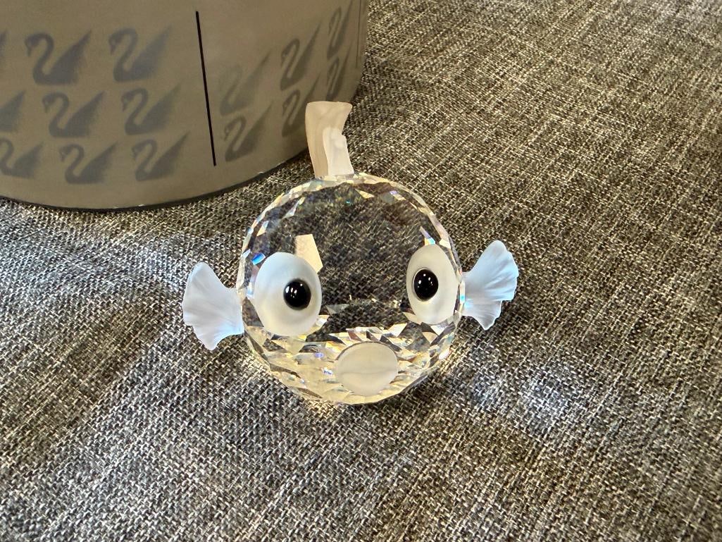 SWAROVSKI CRYSTAL MINI AND LARGE SOUTH SEA BLOWFISH FIGURINES 7644NR001 / NR0020 - 9