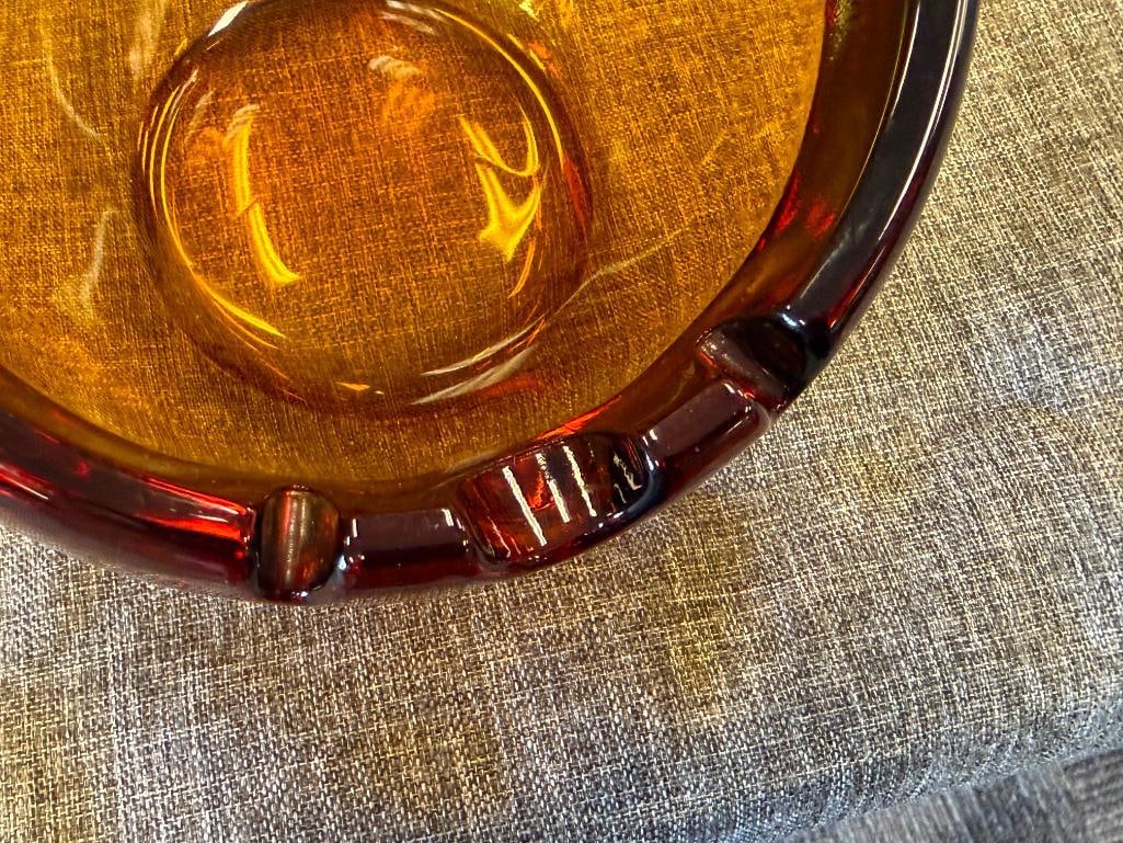 VINTAGE HEAVY AMBER GLASS ORB CIGAR / CIGARETTE ASH TRAY - 3