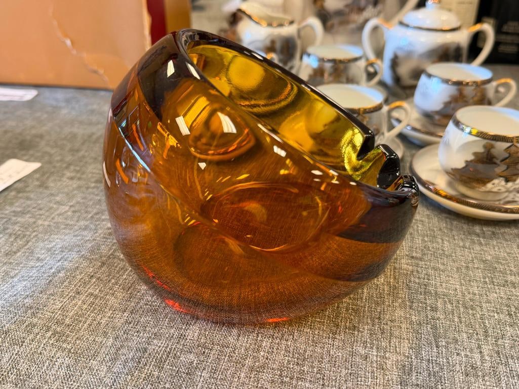 VINTAGE HEAVY AMBER GLASS ORB CIGAR / CIGARETTE ASH TRAY - 7