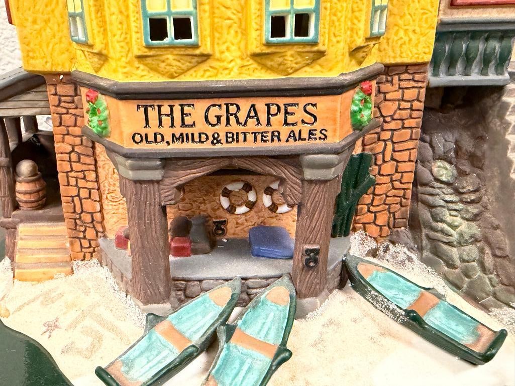 TWELVE DAYS OF DICKENS VILLAGE DEPT 56 PORCELAIN ILLUMINATING BUILDINGS AND ACCESSORIES - 11