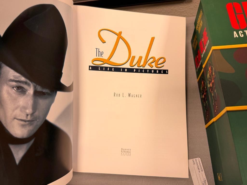 THE DUKE A LIFE IN PICTURES FIRST EDITION 2001 AND NAPLITANO JOHN WAYNE PORTRAIT PRINT - 6