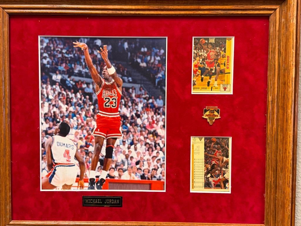 MICHAEL JORDAN 1991 AND 1992 UPPERDECK BASKETBALL CARDS ENSEMBLE WITH PIN AND PHOTO-PRINT - 2