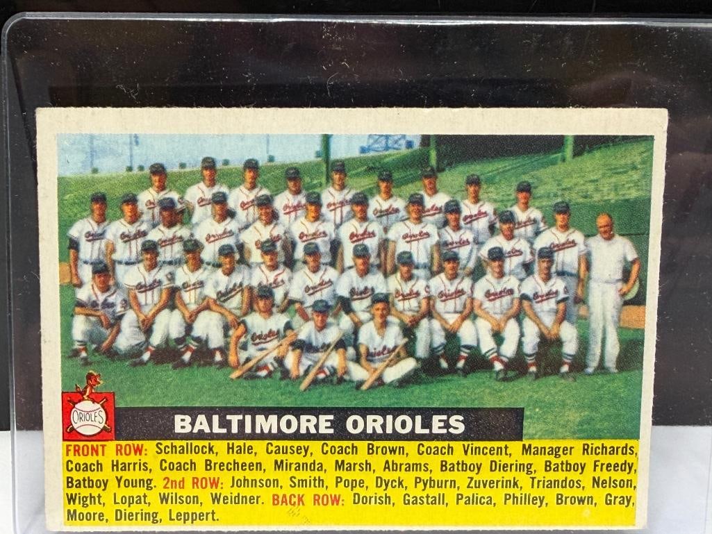 1956 TOPPS #100 BALTIMORE ORIOLES TEAM BASEBALL CARD - 2