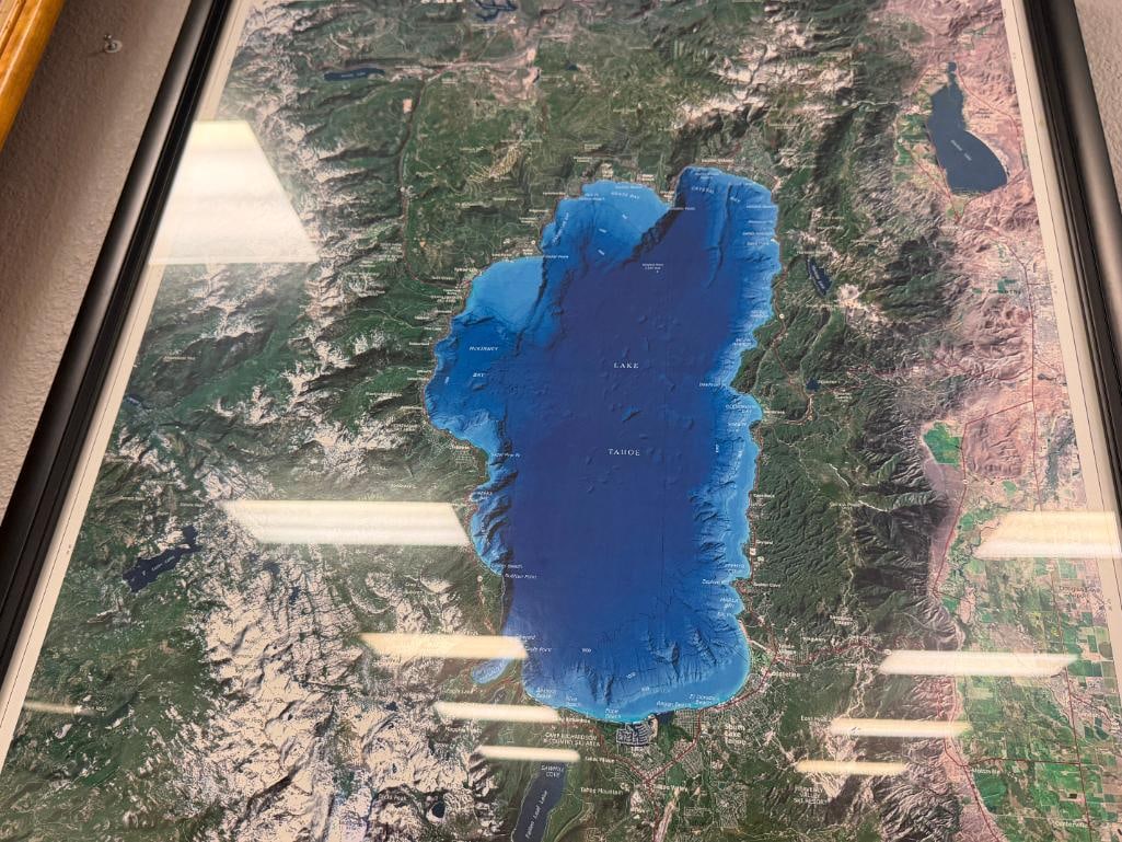 LARGE COLOR MAP OF LAKE TAHOE SHOWS SKI AREAS, HIGHWAYS, SURROUNDING LAKES, ETC. - 3