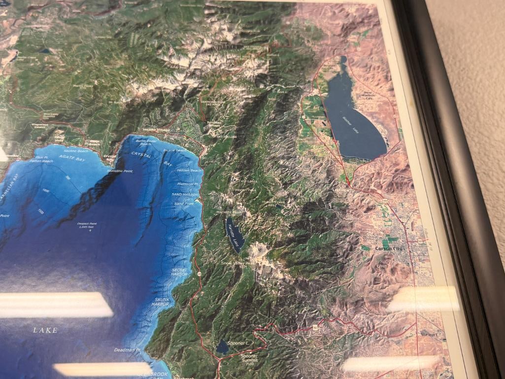 LARGE COLOR MAP OF LAKE TAHOE SHOWS SKI AREAS, HIGHWAYS, SURROUNDING LAKES, ETC. - 4