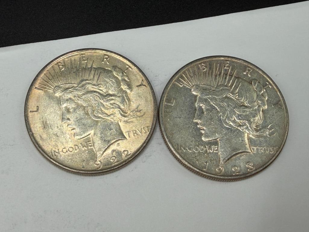 FIVE ASSORTED U.S. PEACE SILVER DOLLARS FEATURING VARIOUS DATES AND MINT MARKS - 4