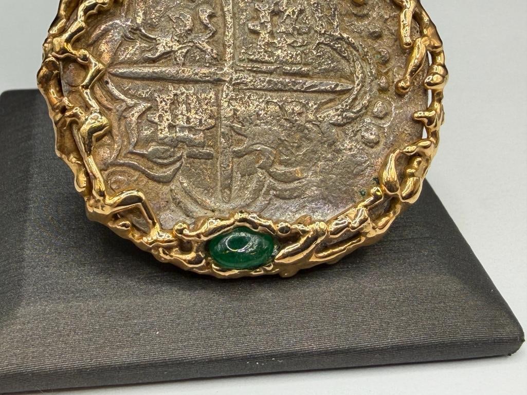 14K YELLOW GOLD DOLPHIN MOTIF PENDANT FEATURING CABOCHON EMERALD AND SILVER 8 REALES ATOCHA COIN - 3