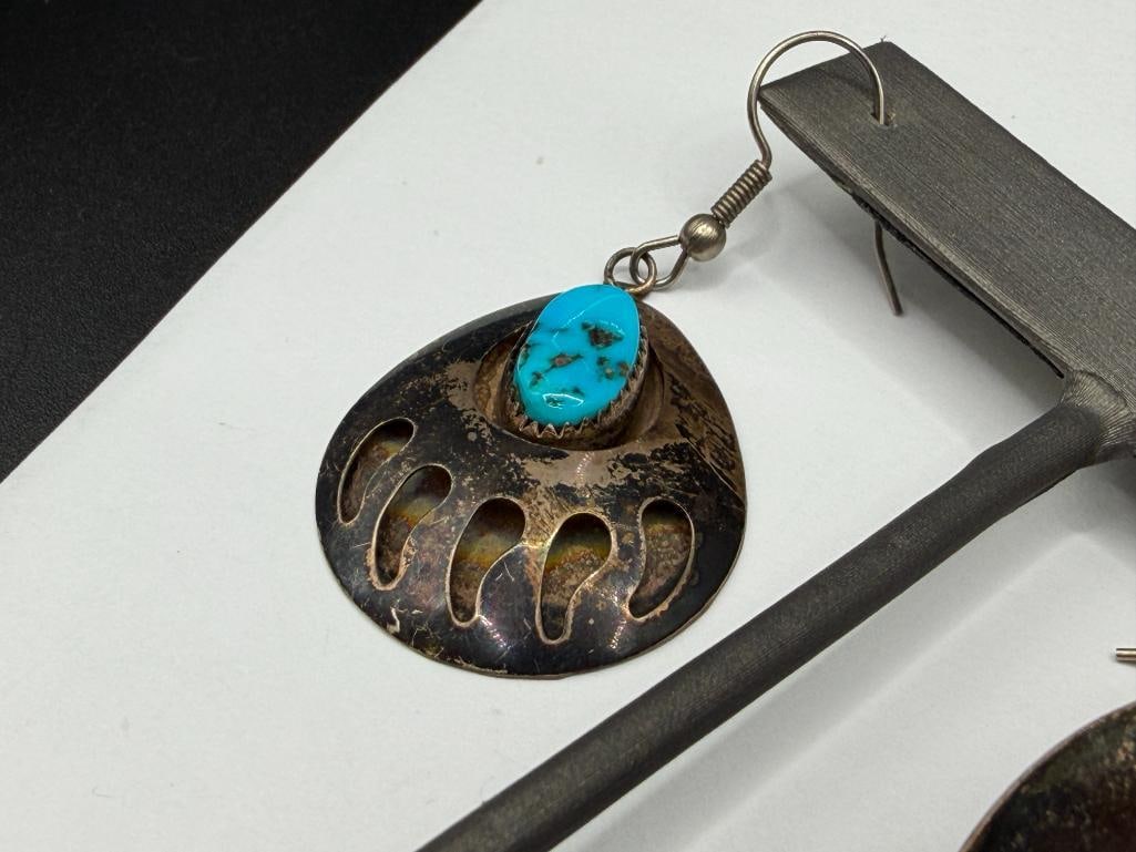 VINTAGE NAVAJO STERLING SILVER TURQUOISE BEAR PAW DANGLE EARRINGS - 3