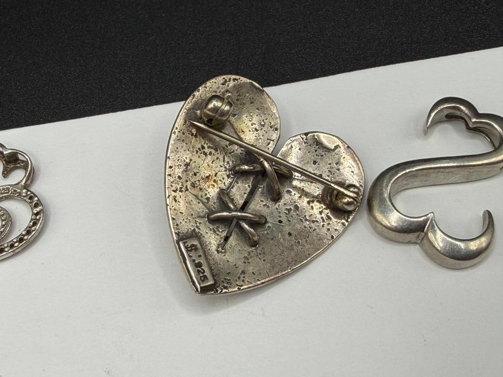 STERLING SILVER HEART MOTIF JEWELRY INCLUDING A DIAMOND HEART PENDANT AND A SIGNED BROOCH - 5