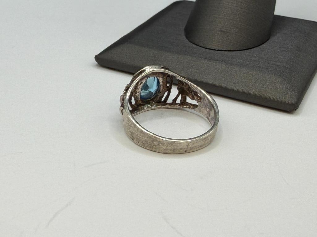 STERLING SILVER MEXICO MADE RANCHER MOTIF HORSESHOE AND BLUE TOPAZ RING - 5