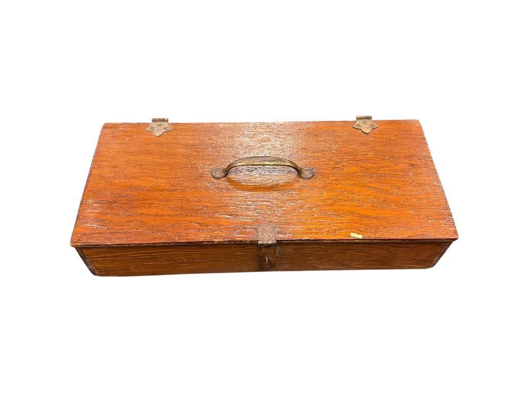 ANTIQUE HAND MADE PAINTERS TRAVEL BOX: HAND MADE BOX WITH REMOVABLE TRAY AND COMPARTMENTALIZED INTERIOR, HINGED TOP WITH HANDLE 16" X 7" X 3"