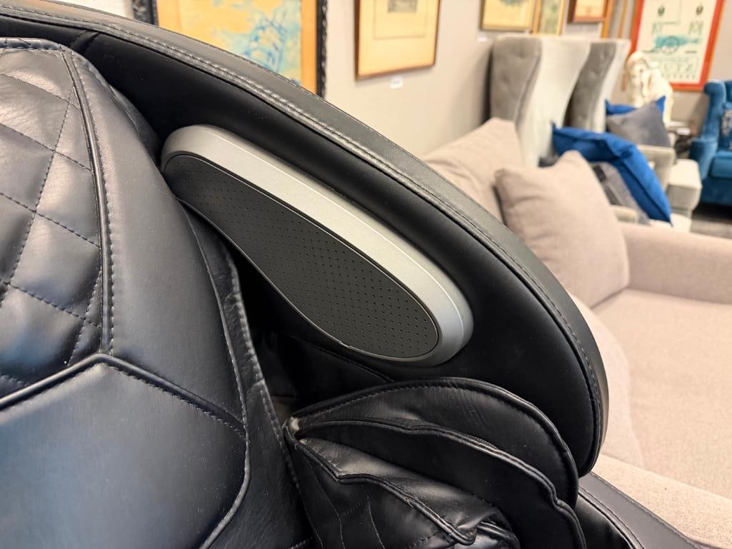 COTORI OOTRI-N900 FULL BODY ELECTRIC MASSAGE CHAIR WITH ZERO GRAVITY POSITIONING - 11