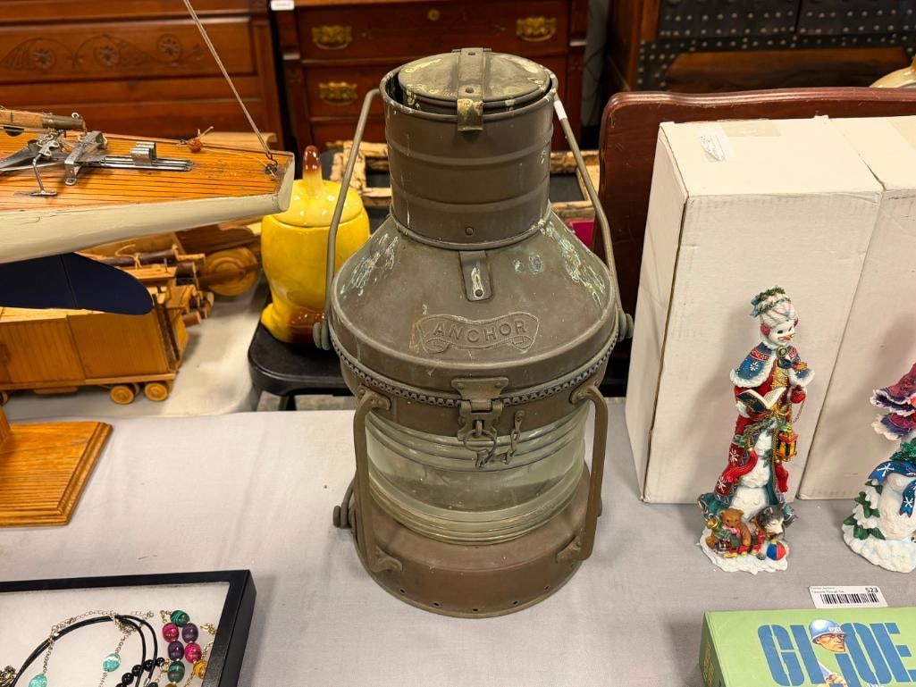 LARGE BRASS NAUTICAL / MARITIME SHIPS LANTERN WITH CLEAR GLASS GLOBE - 2