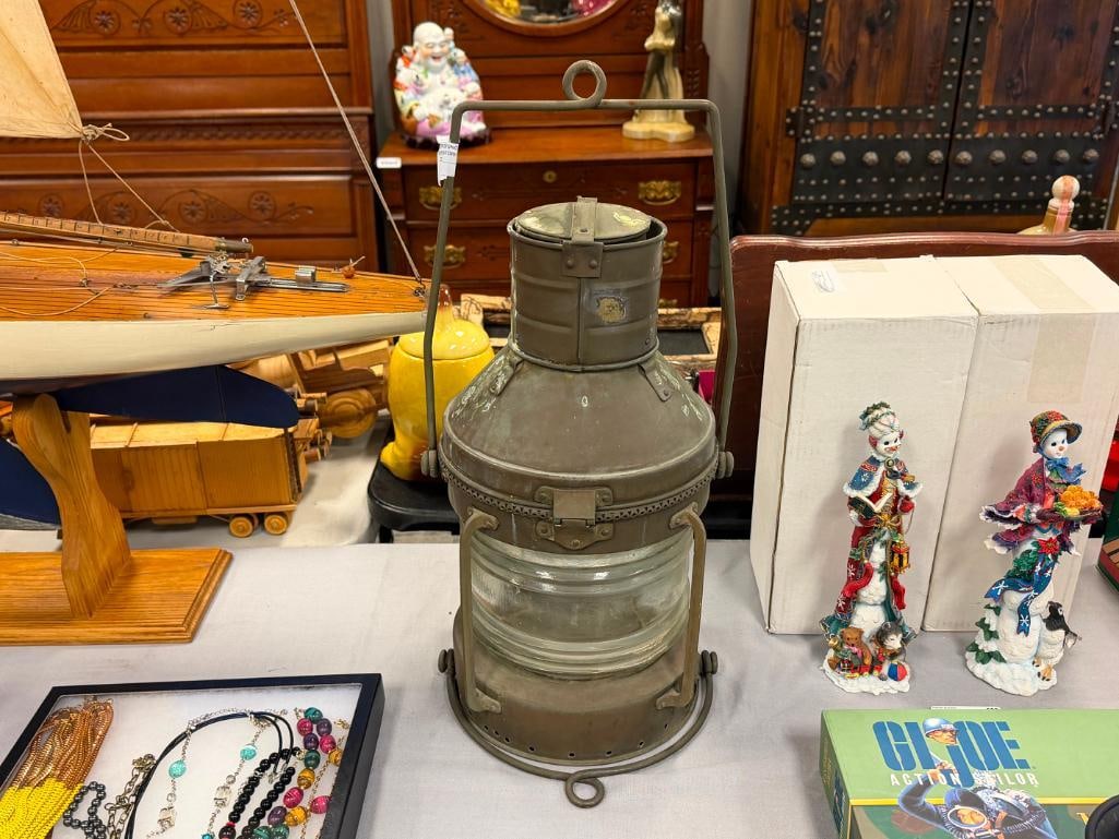 LARGE BRASS NAUTICAL / MARITIME SHIPS LANTERN WITH CLEAR GLASS GLOBE - 8