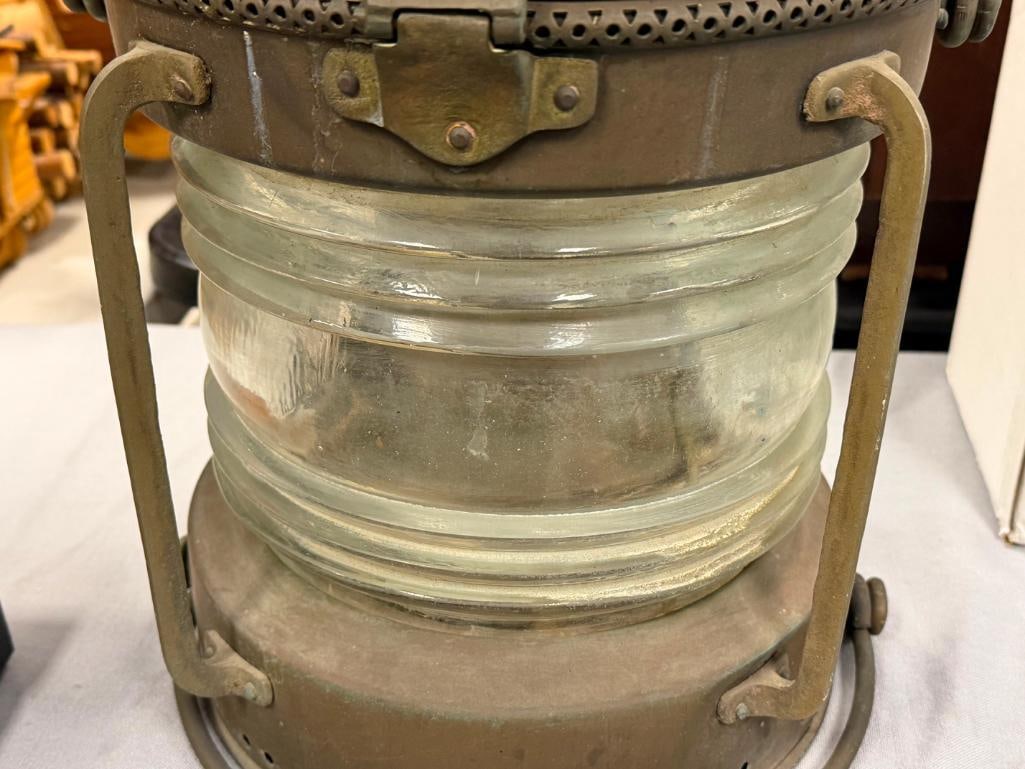 LARGE BRASS NAUTICAL / MARITIME SHIPS LANTERN WITH CLEAR GLASS GLOBE - 9