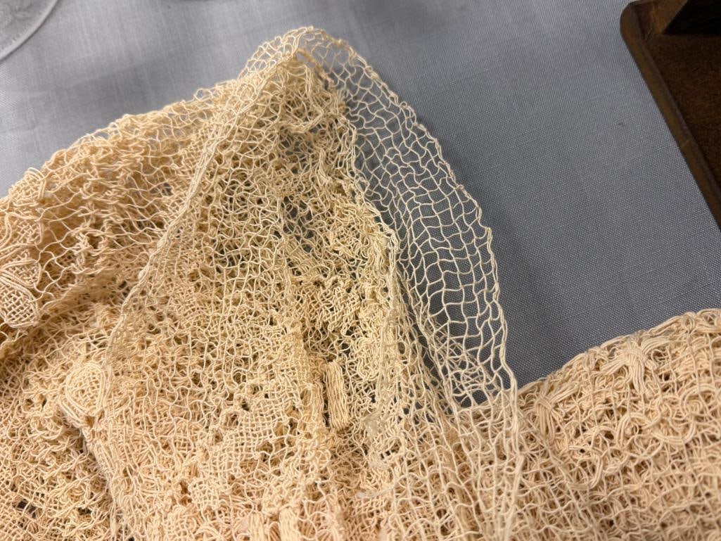 FRENCH HAND MADE CROCHETED TABLE CLOTH WITH FLORAL DESIGN - 7