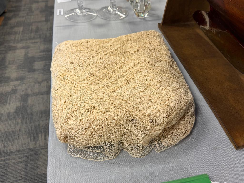 FRENCH HAND MADE CROCHETED TABLE CLOTH WITH FLORAL DESIGN - 8