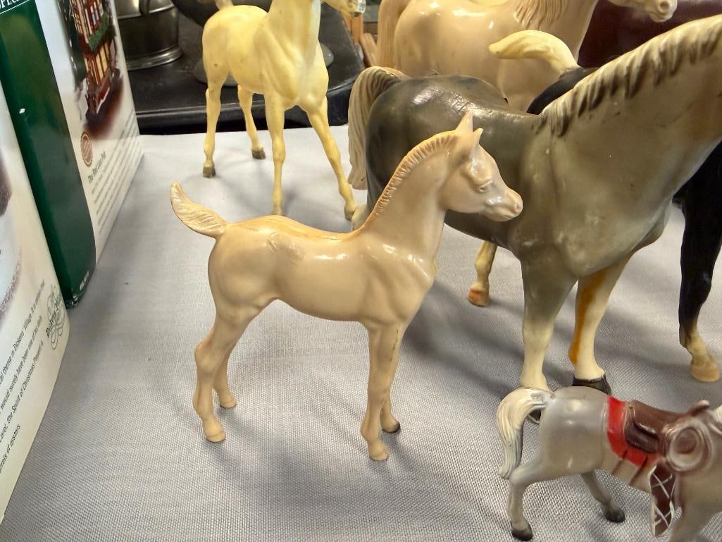 ELEVEN VINTAGE HORSE FIGURINES / TOYS INCLUDES BREYER HORSES - 10