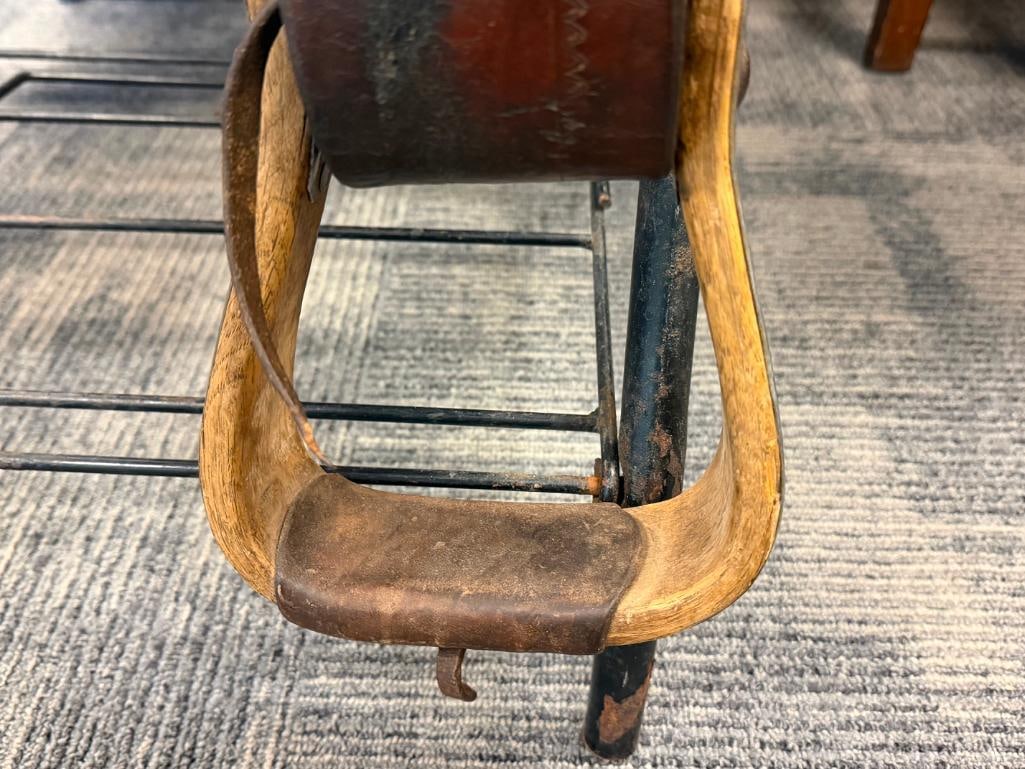 THE GEORGE LAWRENCE COMPANY LEATHER HORSE RIDING LEATHER SADDLE - 7
