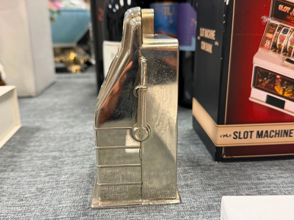 VINTAGE RENO PLASTIC JACK POT COIN BANK AND NOVELTY SLOT MACHINE COIN BANK WITH ORIGINAL BOX - 11