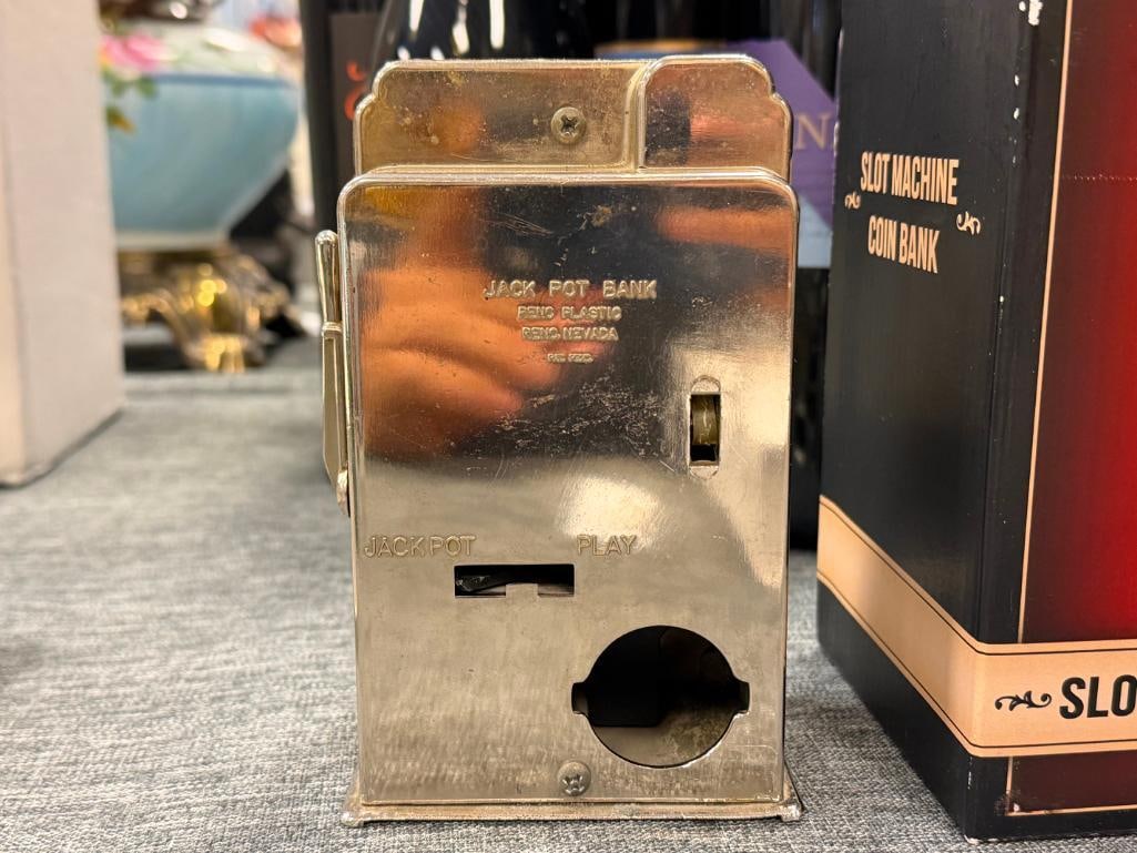 VINTAGE RENO PLASTIC JACK POT COIN BANK AND NOVELTY SLOT MACHINE COIN BANK WITH ORIGINAL BOX - 7