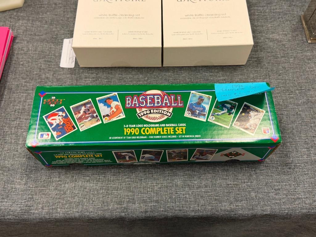 1990 UPPER DECK THE COLLECTOR'S CHOICE COMPLETE BASEBALL CARD SET #1-800 PLUS TEAM HOLOGRAMS - 2