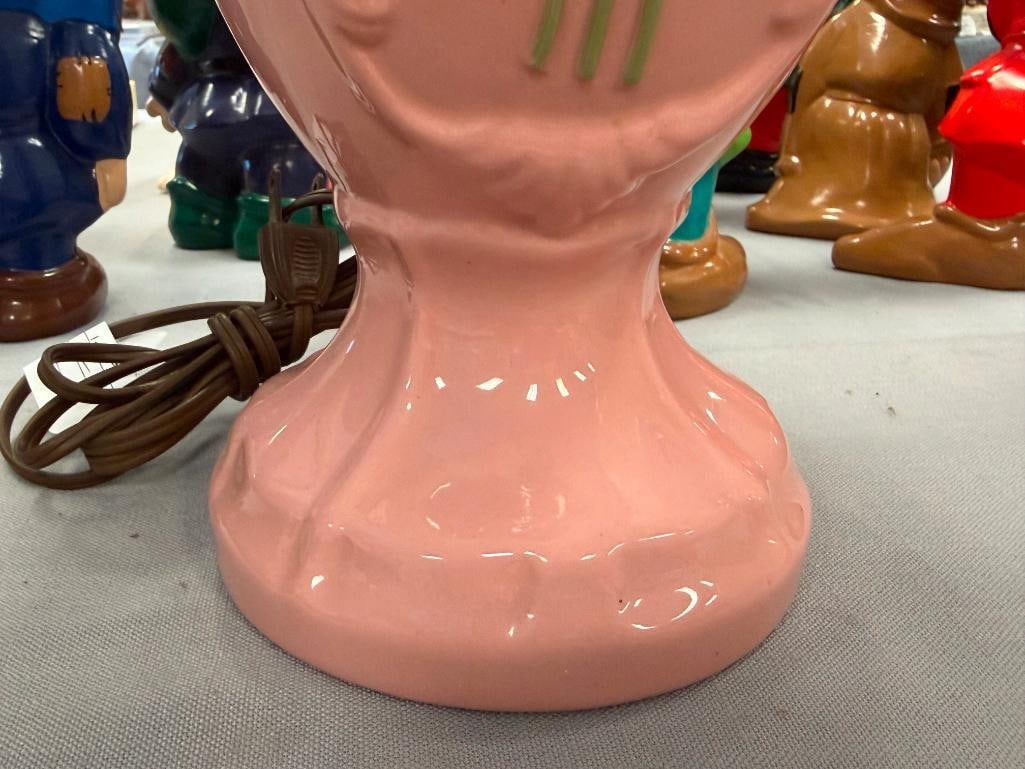CAPODIMONTE STYLE PINK CERAMIC TABLE LAMP WITH MATCHING PINK GLAZED DISHES - 14
