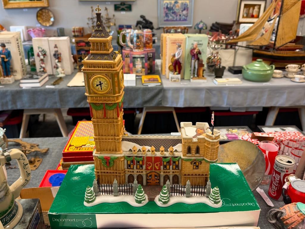 DICKENS VILLAGE. DEPT 56 HISTORICAL LANDMARK SERIES ILLUMINATING PORCELAIN BUILDINGS - 11