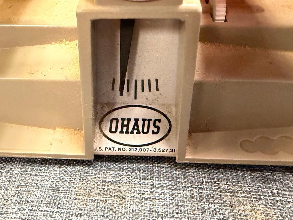 VINTAGE OHAUS SCHOOL BALANCE SCALE MODEL 1200 - 3