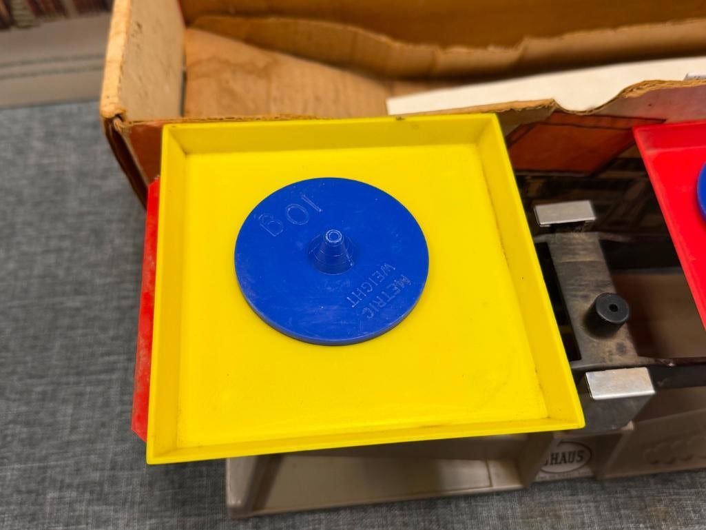 VINTAGE OHAUS SCHOOL BALANCE SCALE MODEL 1200 - 5
