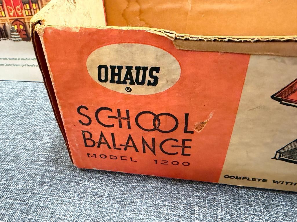 VINTAGE OHAUS SCHOOL BALANCE SCALE MODEL 1200 - 7