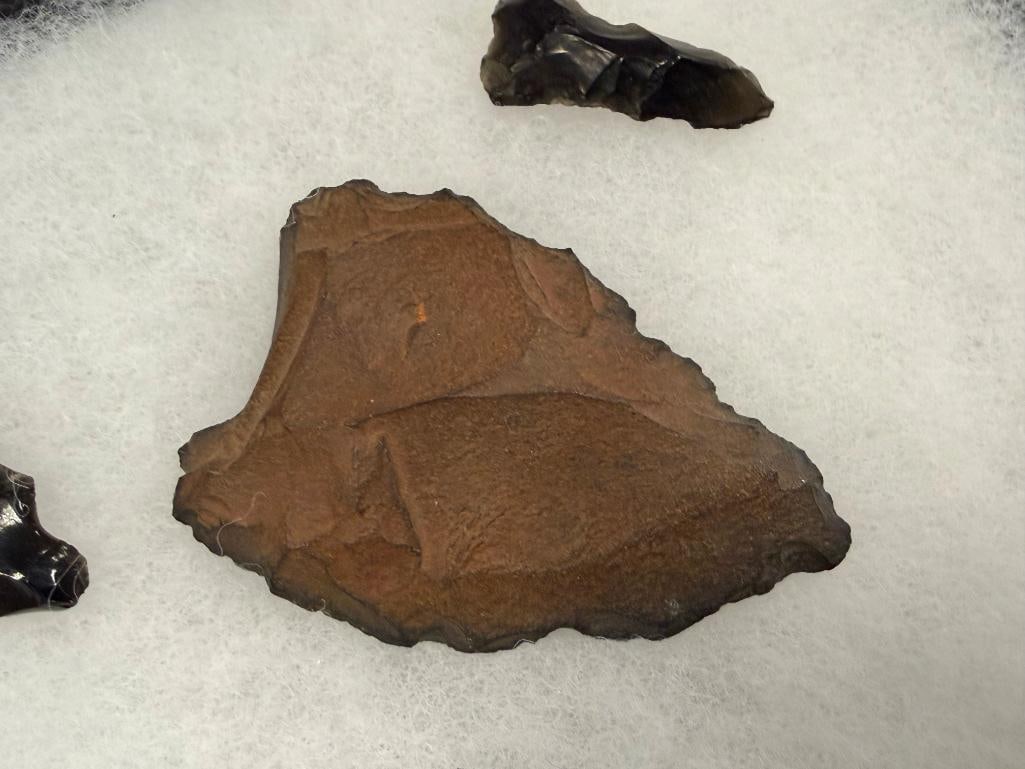 NATIVE AMERICAN KNAPPED FLINT AND OBSIDIAN ARROWHEADS / PROJECTILE POINTS / PIECES - 5