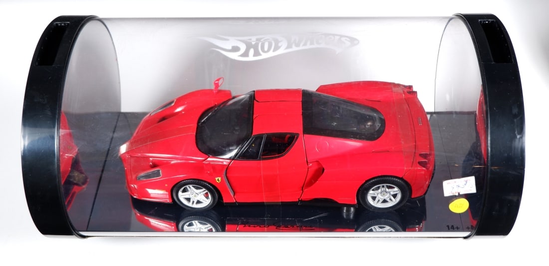ENZO: A 1:18 scale Hot Wheels Ferrari Enzo (H2759) (1 of 4)
