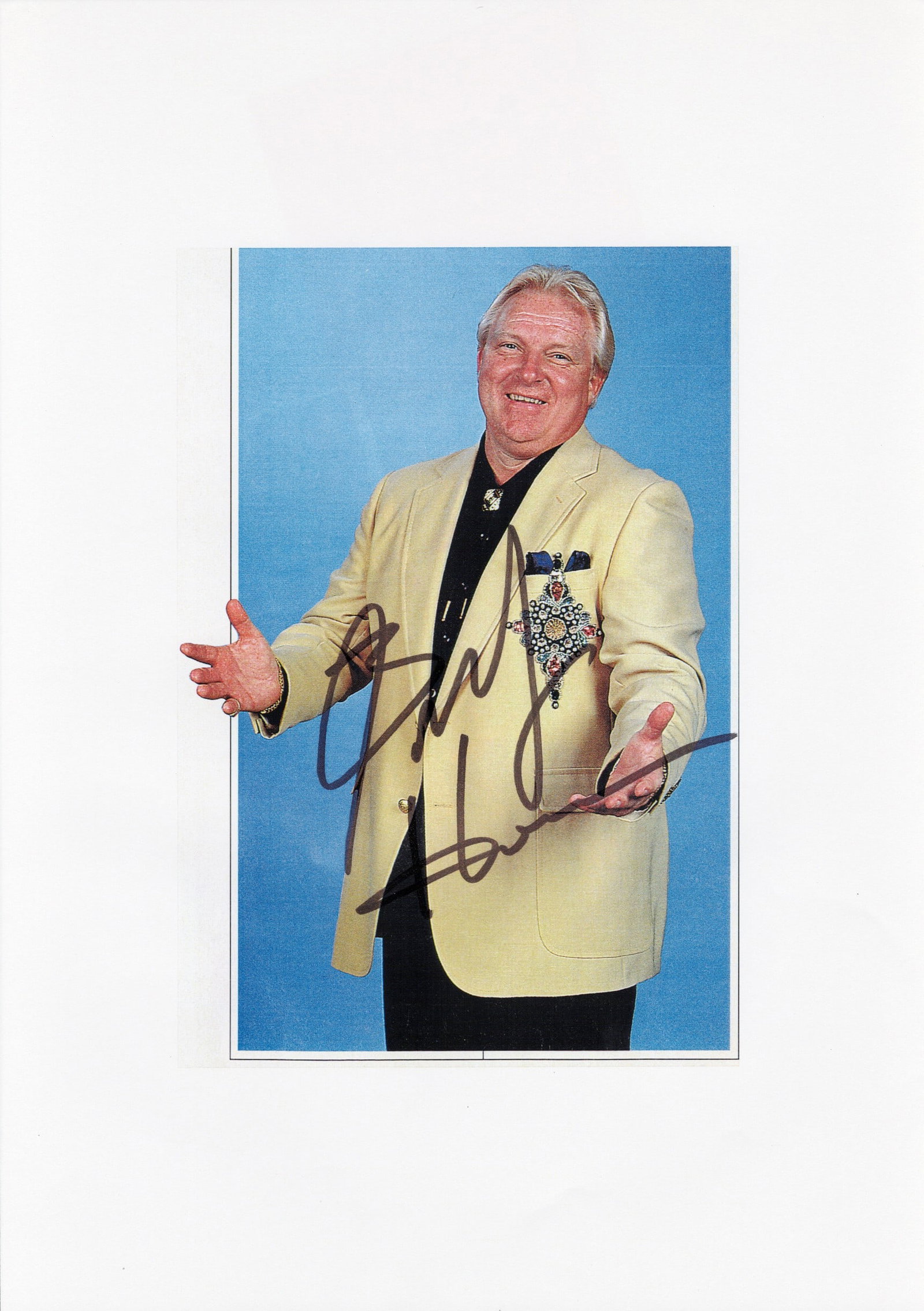 BOBBY HEENAN: An image of Bobby Heenan signed to front by Bobby Heenan: BOBBY HEENAN: An image of Bobby Heenan, signed to front in black marker by Bobby Heenan, image measures 29.5 x 21cm overall
