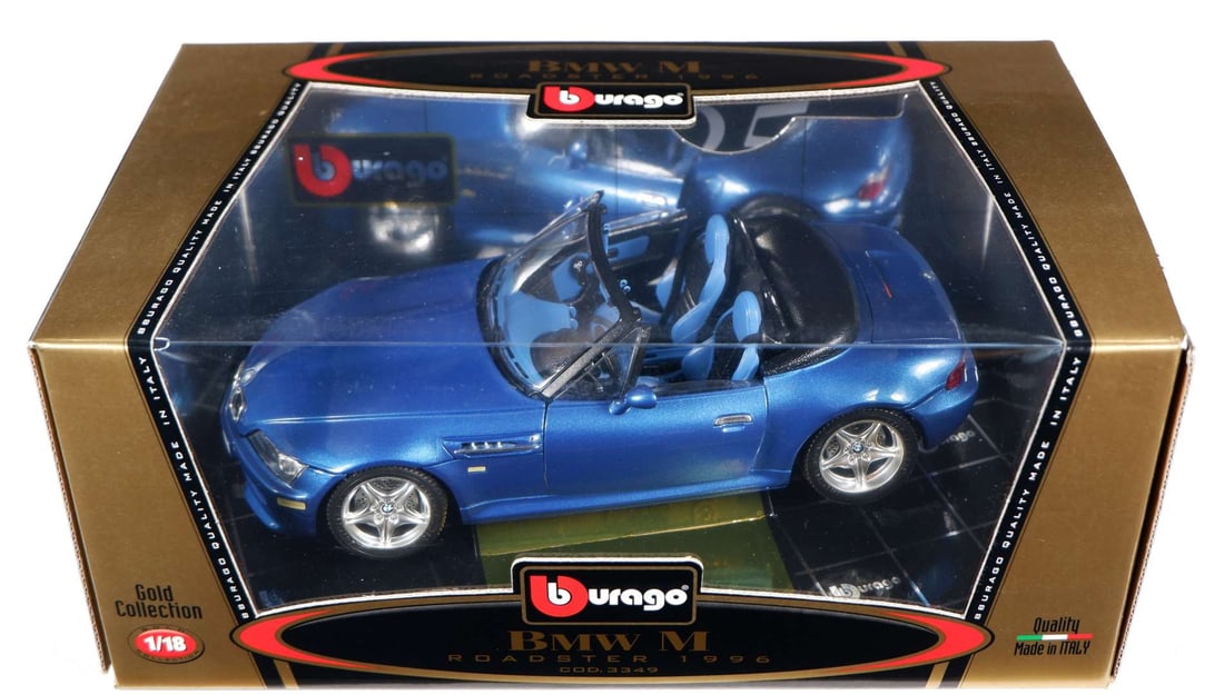 Burago  BMW M ロードスター BMW Z3 M Roadster Silver 1/18 Diecast Car Model by Bburago