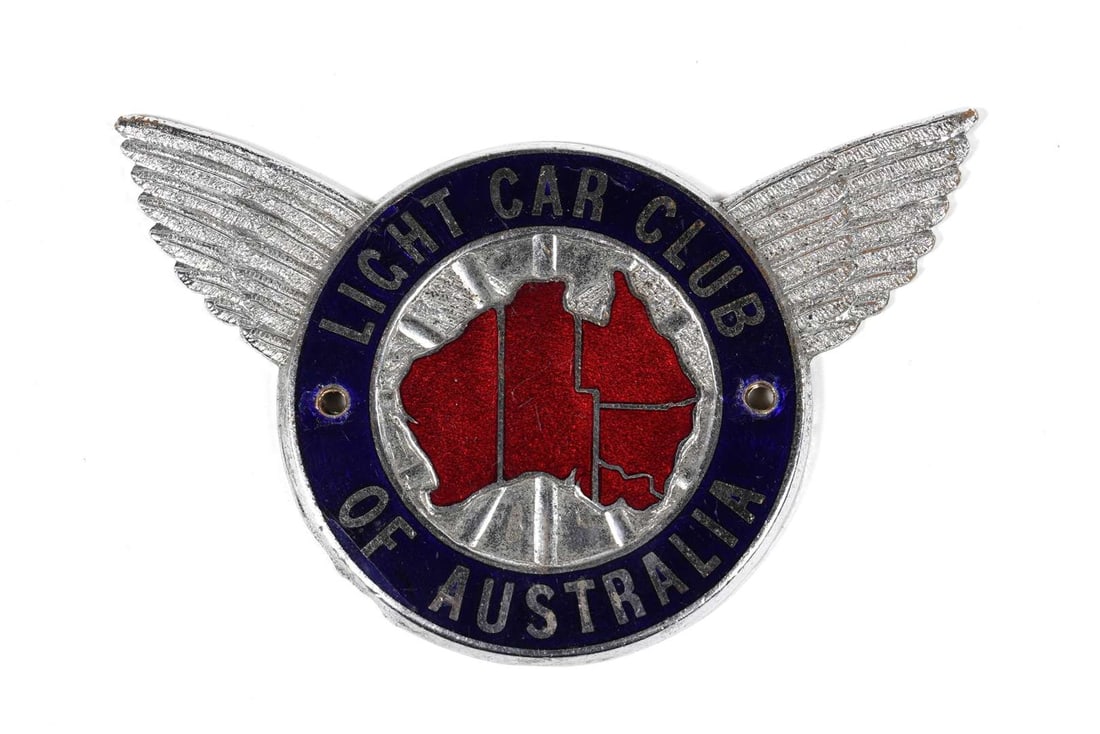 LIGHT CAR CLUB: A Light Car Club of Australia car badge (1 of 2)