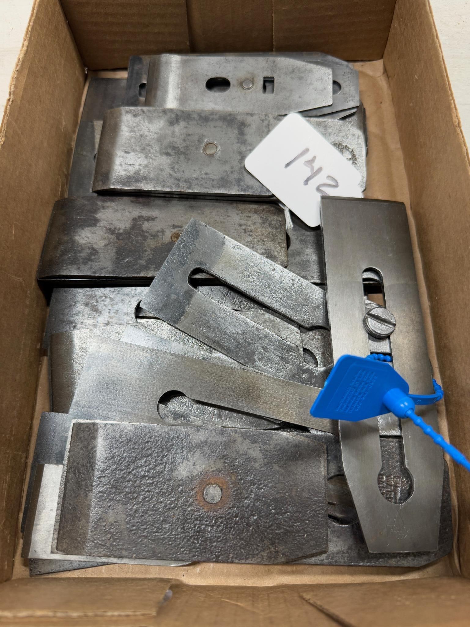 BOX LOT OF 25 EARLY PLANE BLADES (1 of 4)