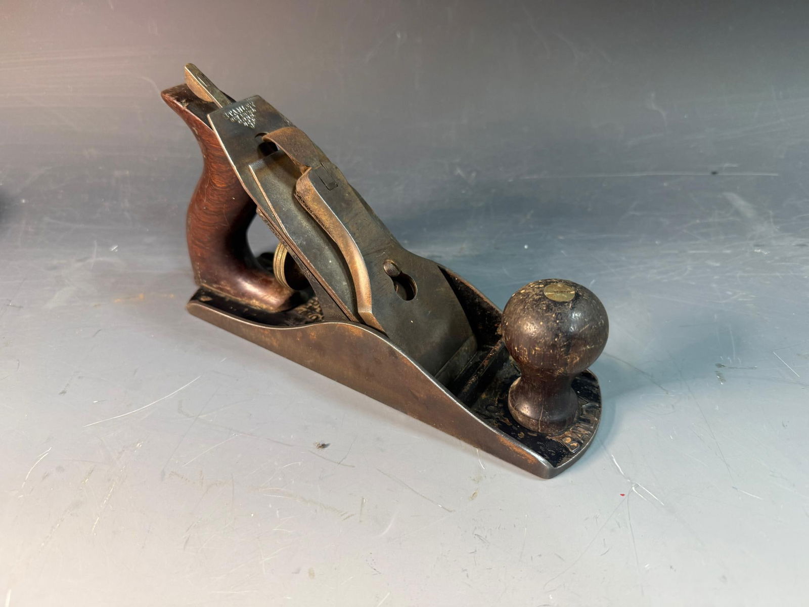 Stanley No. 4C Corrugated Bench Plane, 3 patent dates on body, V logo on iron, as found condition (1 of 8)