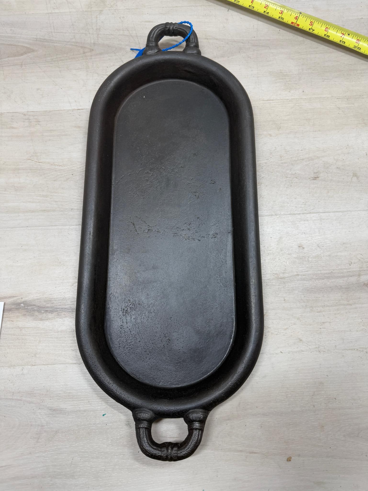 No. 8 Gatemarked Cast Iron Fish Fryer (1 of 2)