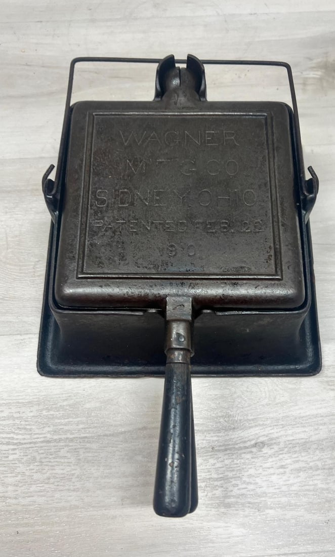 Wagner MFC Co. Square Waffle Iron w/ High Base (1 of 5)