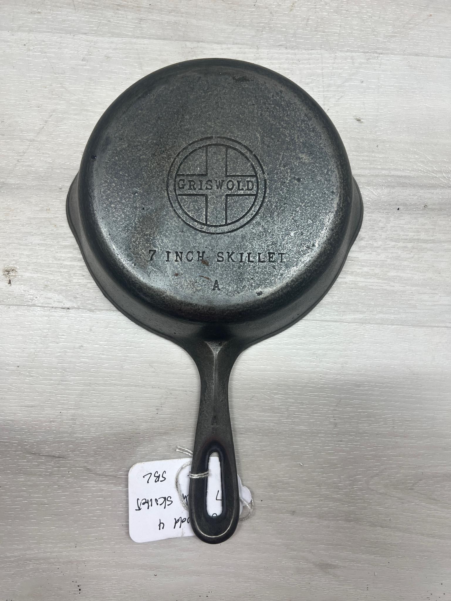 Griswold No. 4 Small Block Logo Cast Iron Skillet (1 of 2)