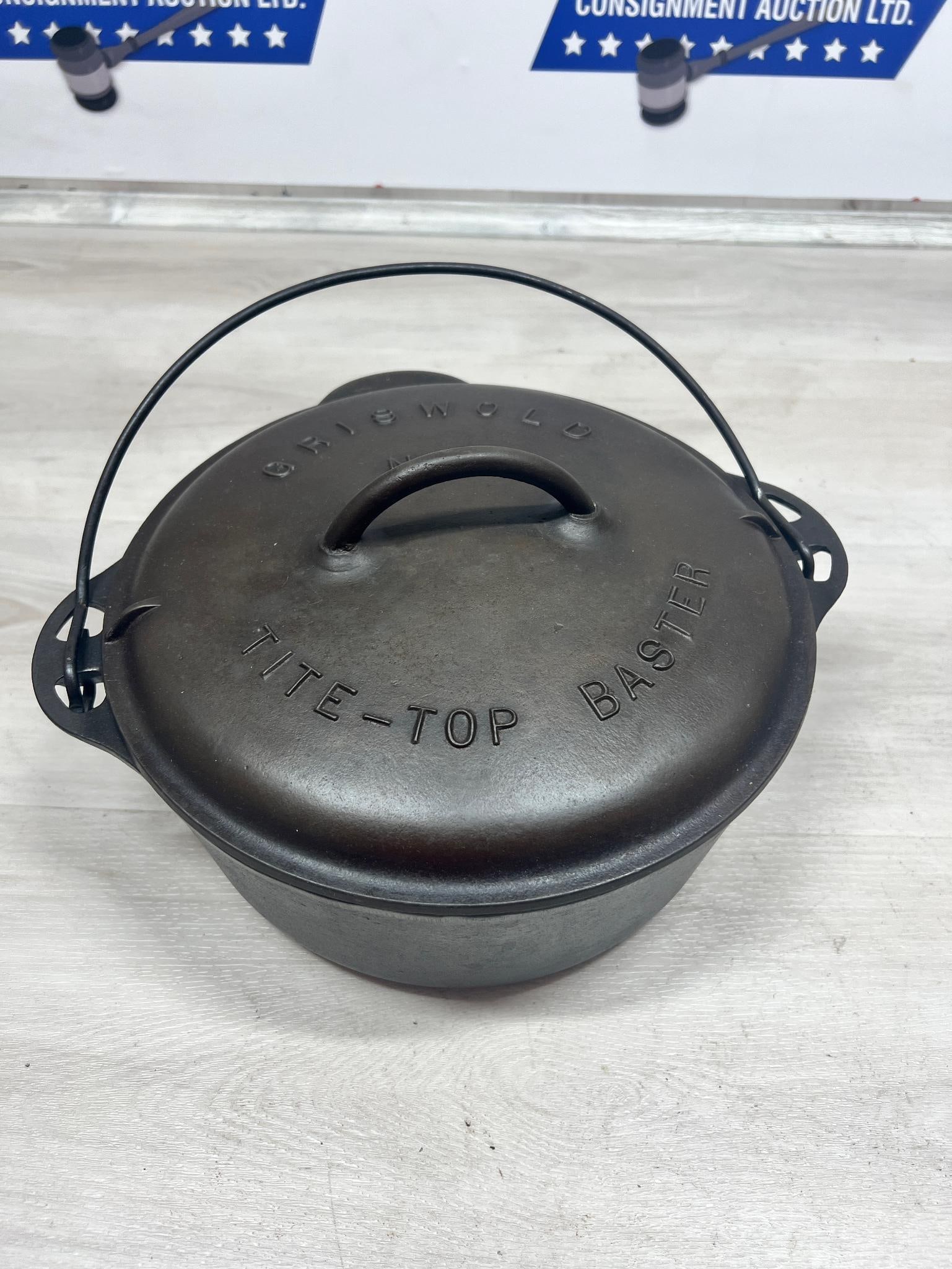 Griswold No. 8 Dutch Oven w/ Tite-Top Baster Lid (1 of 5)