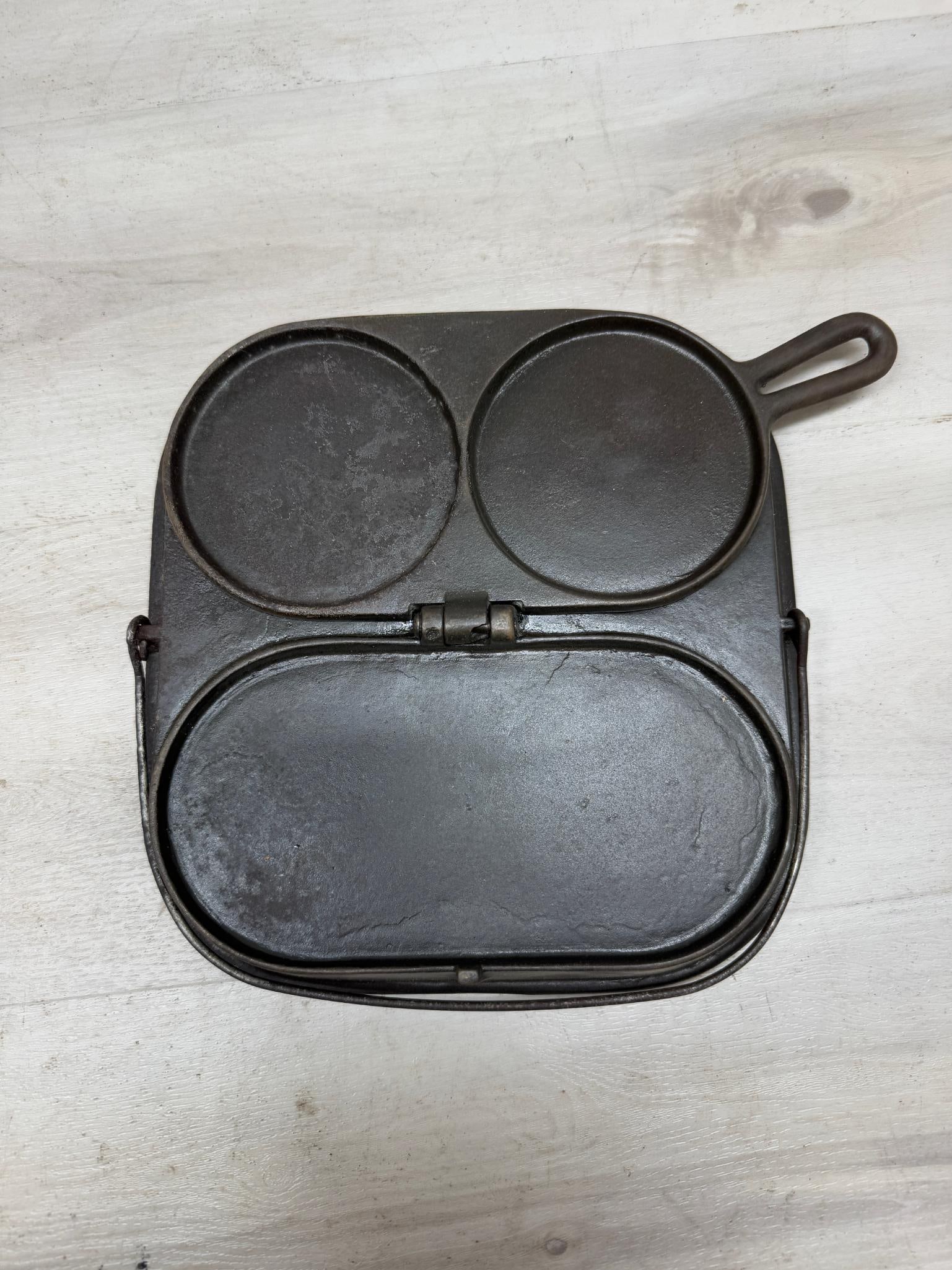 Wagner MFG Co. no 2 Flip Flop Pancake Griddle (1 of 2)