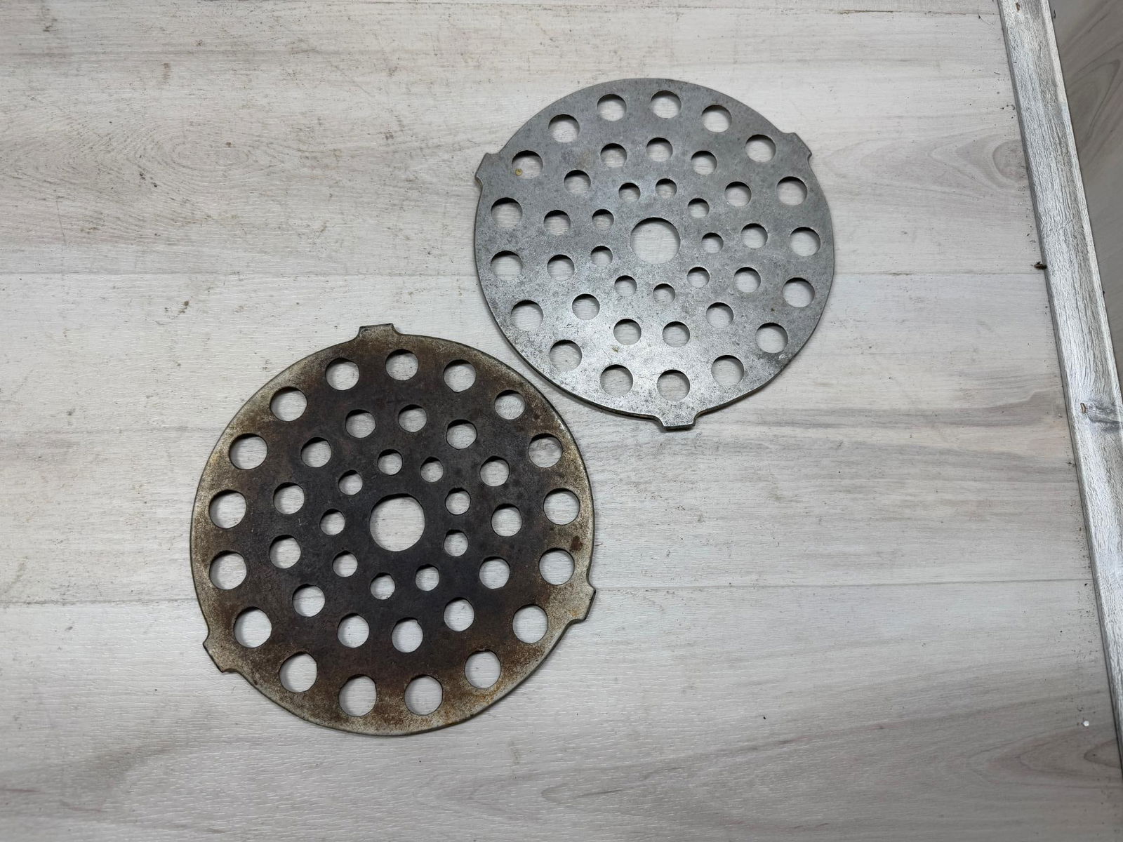 2- Griswold No. 9 Trivets, one is aluminum: Load-out Pick up for all online purchases for Antiques & collectibles is Monday, Tuesday, Wednesday, February 17th, 18th, 19th At our warehouse location. We do offer shipping on all items shippabl