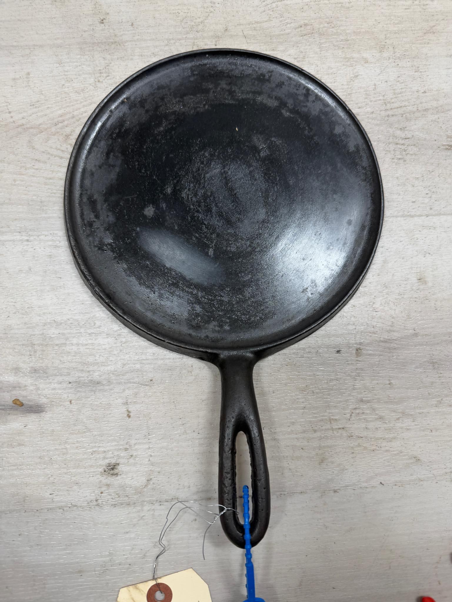 #7 Wagner Sidney O. Cast Iron Griddle (1 of 3)