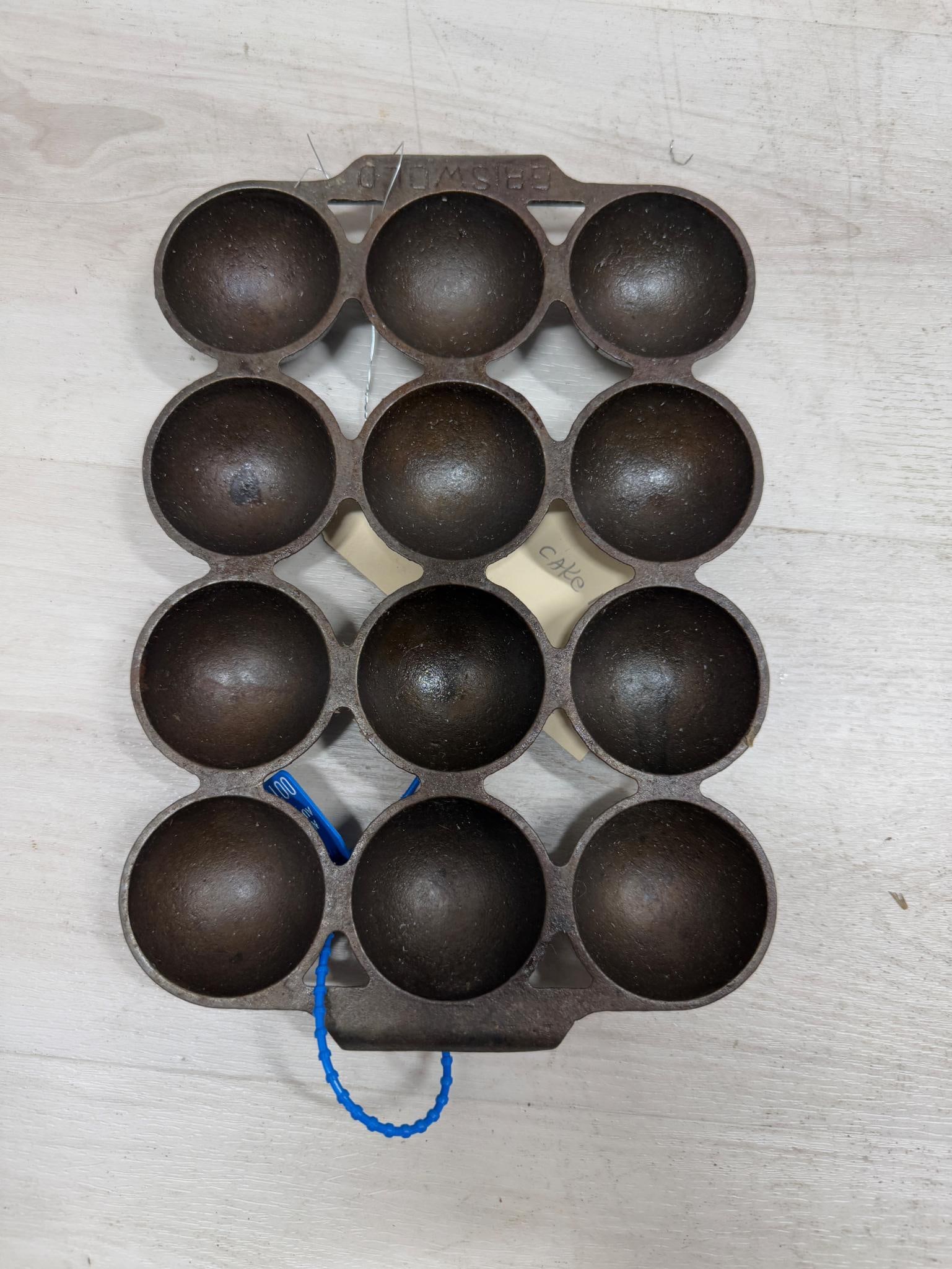 #9 947 Erie Brownie Cake Cast Iron Pan: Load-out Pick up for all online purchases for Antiques & collectibles is Monday, Tuesday, Wednesday, February 17th, 18th, 19th At our warehouse location. We do offer shipping on all items shippabl
