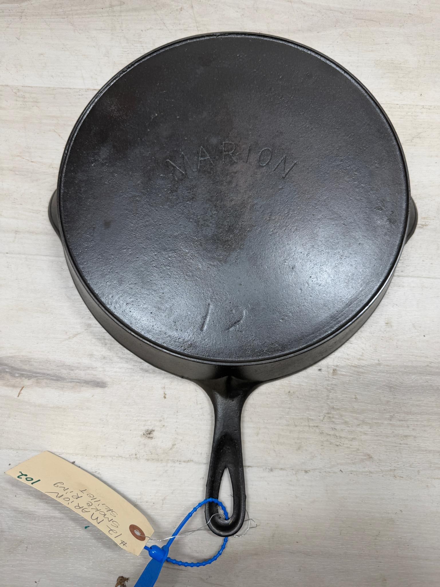 #12 Marion Cast Iron Skillet w/ heat ring (1 of 4)