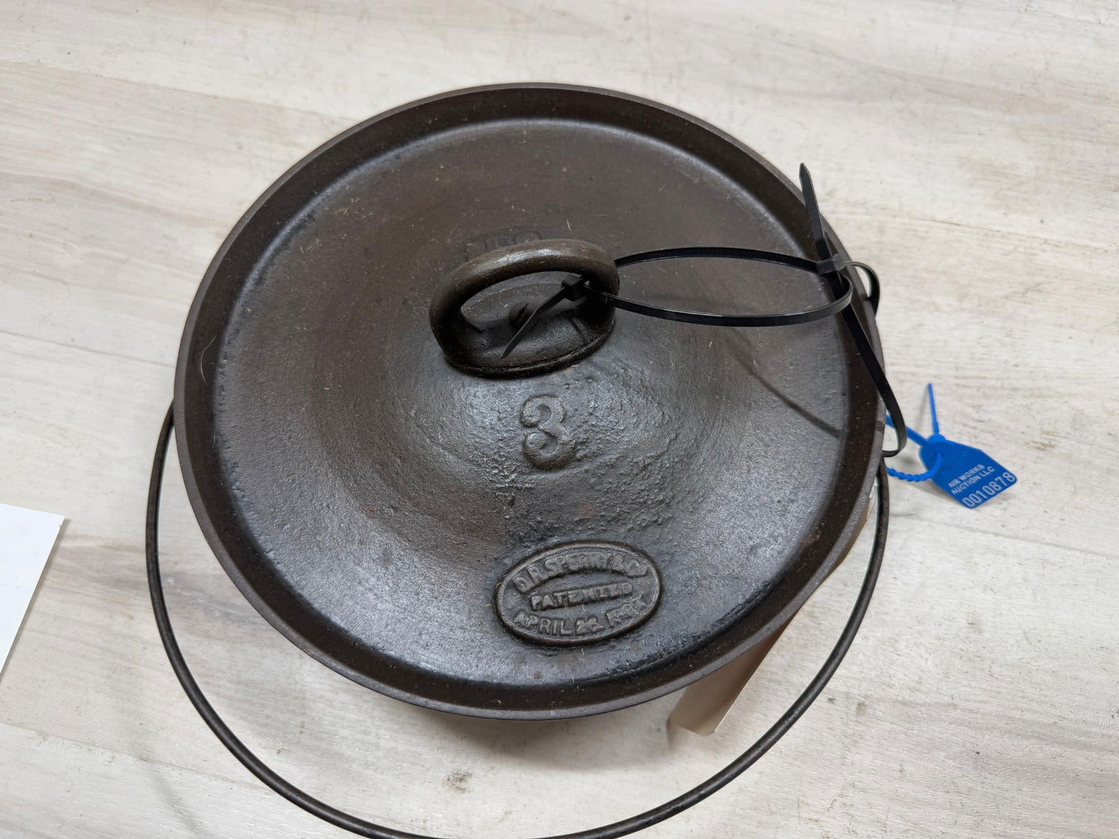 OR Sperry CO. Pat Apr 26 1887 Gate Mark Dutch Oven (1 of 4)