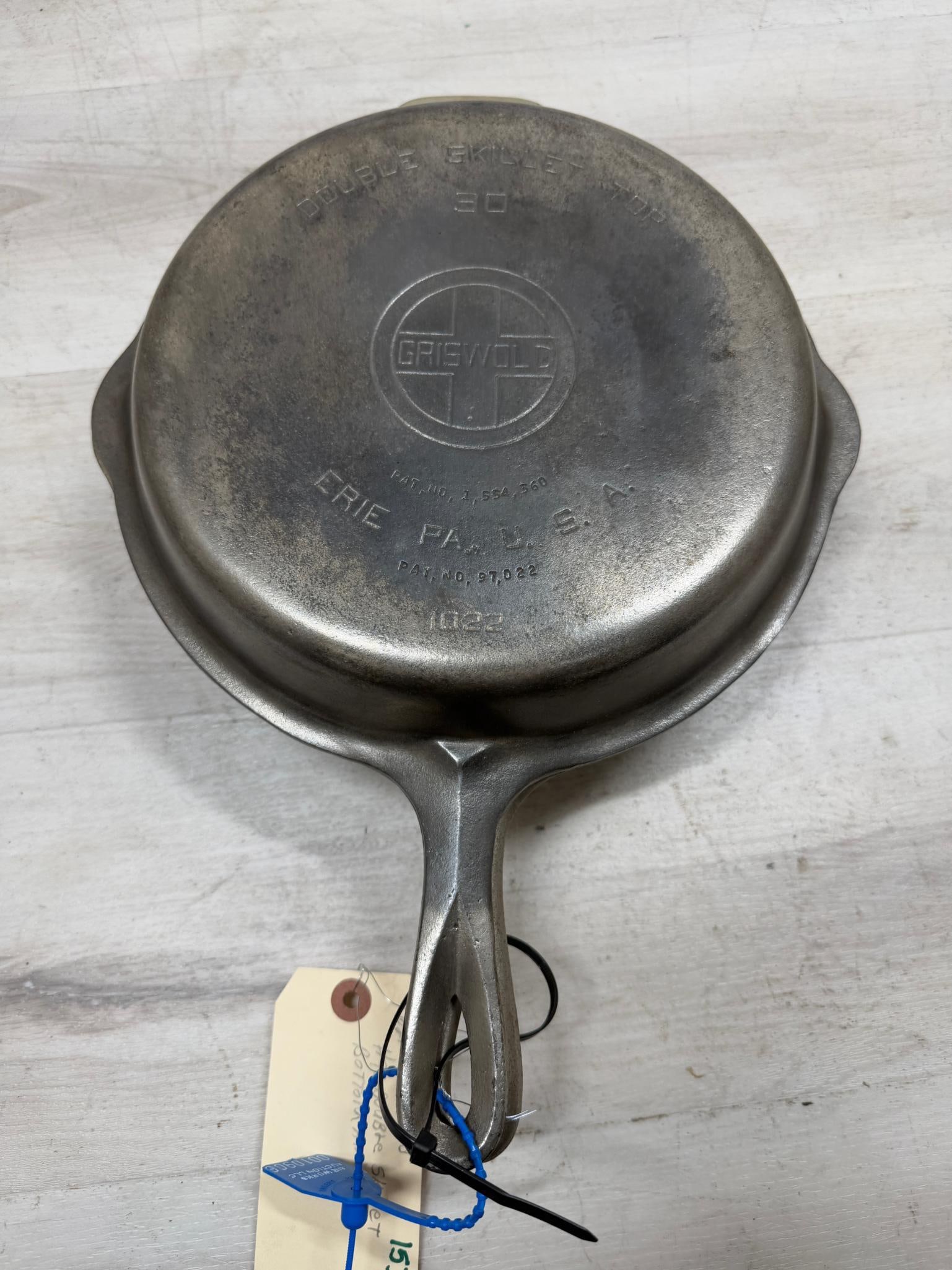 #1022 Griswold 90 Double skillet set, #1021 Bottom and Lid (1 of 6)