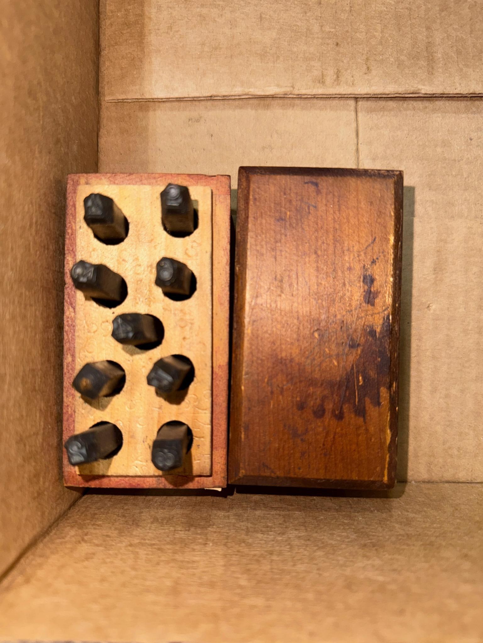 Set of number metal stamps (1 of 1)